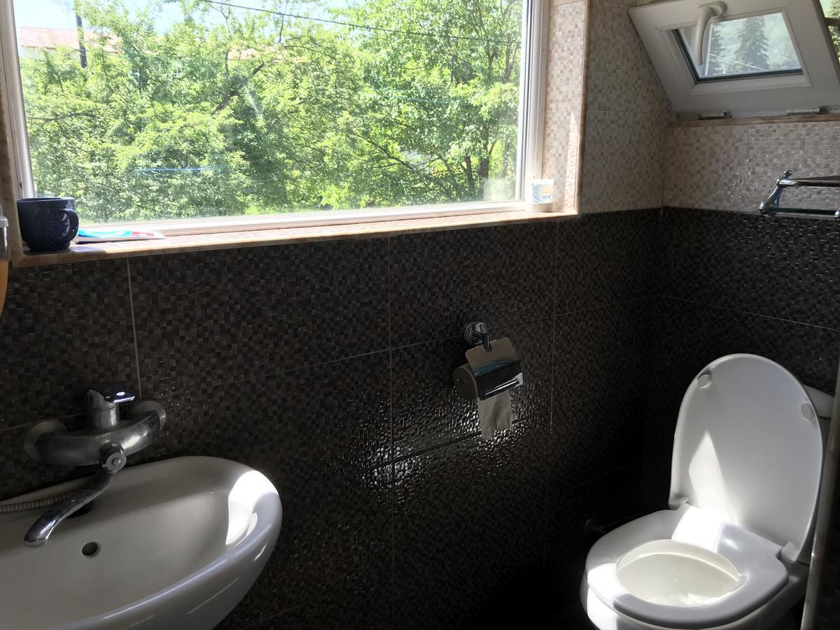 Chveni Ezo Hotel Ambrolauri Buitenkant foto